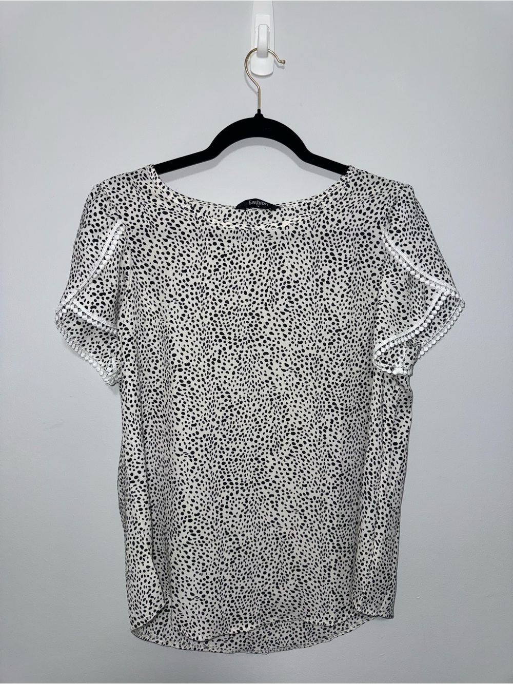 Amazon White and Black Spotted Short Sleeve Blouse